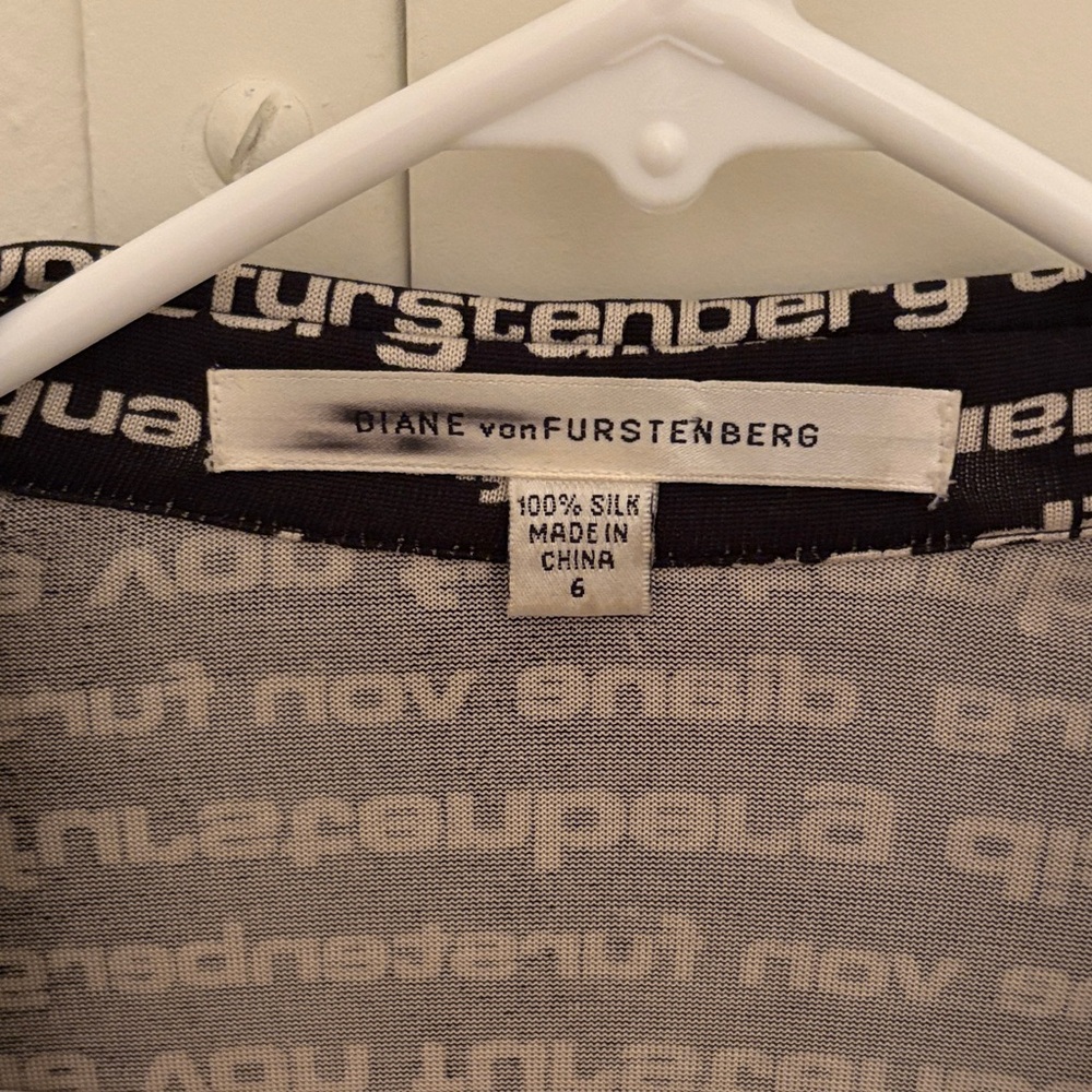 Diane Von Furstenberg Black and White Wrap Dress - Picture 2 of 11